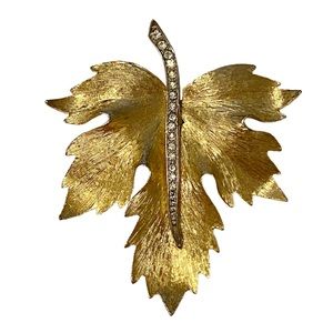 Vintage Maple Leaf 🍁 Brooch Gold Rhinestone